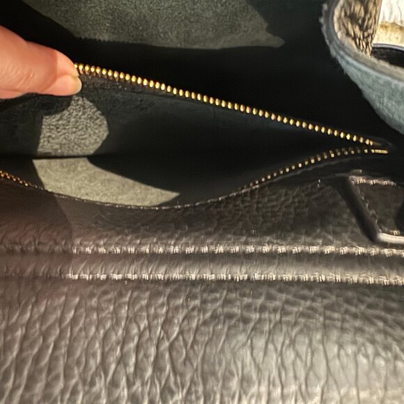 Cuyana backpack 13" model (like new) - Picture 5 of 9